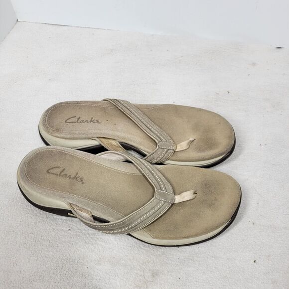 Clarks Sandals Womens Size 8.5 Tan Leather Flip Flop Shoes Pool Beach Summer - Picture 2 of 13